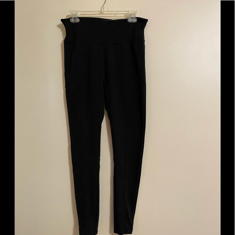 Assets by Spanx black leggings